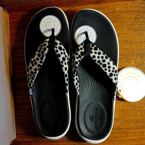 Clark's s clouds yeppers sandals